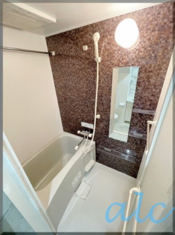 杉並区成田西１丁目のアパートの浴室|同仕様