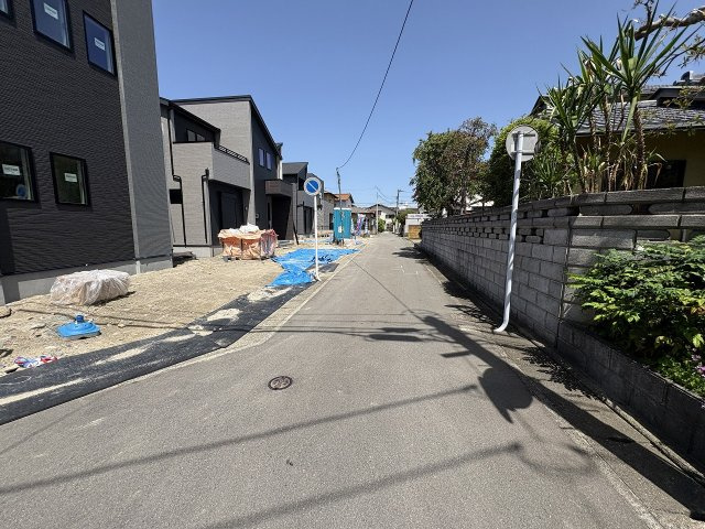 【その他】 | 福岡市南区西長住2丁目2期　2号棟（全5棟）【仲介手数料無料・0円】 | 現地写真。前面道路です。
