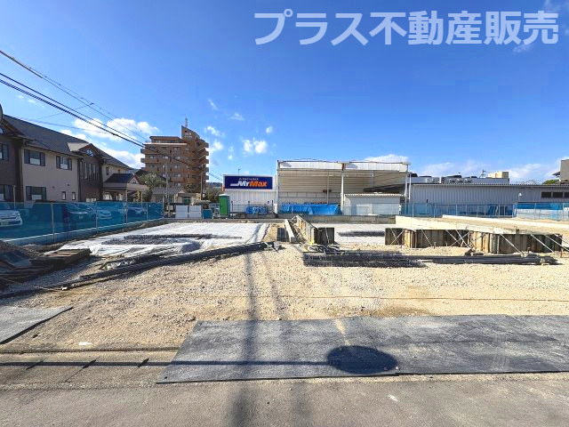 【外観】 | 福岡市南区西長住2丁目2期　2号棟（全5棟）【仲介手数料無料・0円】 | 現地写真。プラス不動産販売なら、現場の全ての棟をまとめてご見学頂けます。