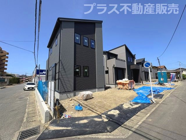 【外観】 | 福岡市南区西長住2丁目2期　2号棟（全5棟）【仲介手数料無料・0円】 | 現地写真。プラス不動産販売なら、現場の全ての棟をまとめてご見学頂けます。