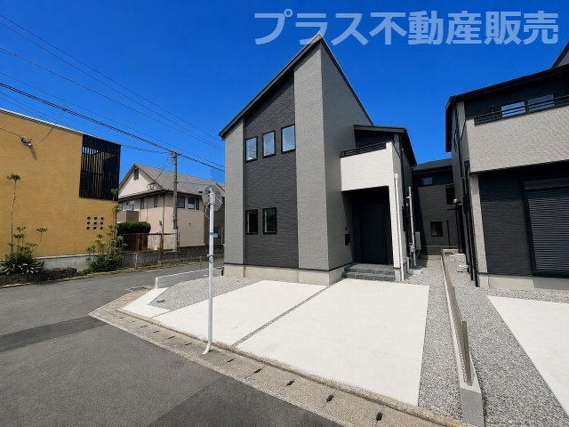 【外観】 | 福岡市南区西長住2丁目2期　2号棟（全5棟）【仲介手数料無料・0円】 | 現地写真。プラス不動産販売なら、現場の全ての棟をまとめてご見学頂けます。