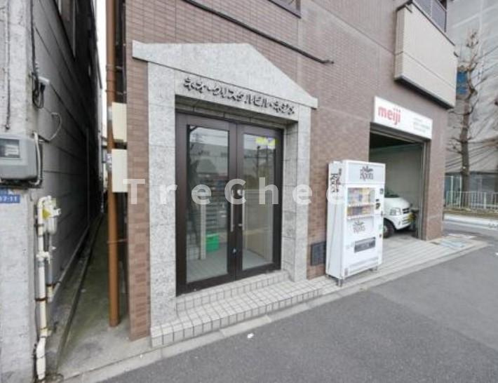 ネオ・クリスタルビル・ネジメのエントランス