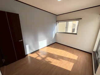 【洋室】 | 草部　中古一戸建 | 業務スーパー堺菱木店まで徒歩１０分！毎日のお買い物に便利な立地ですね♪