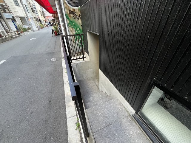 大阪市中央区日本橋２丁目の店舗事務所の外観