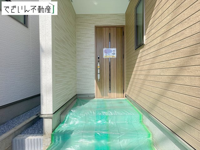 【玄関】 | GRAFARE久喜市久喜東10期　新築住宅 | ≪9号棟≫
現地(2026年4月撮影)
