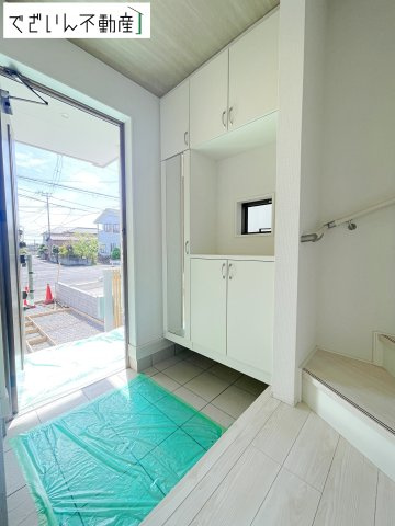 【玄関】 | GRAFARE久喜市久喜東10期　新築住宅 | ≪9号棟≫
現地(2026年4月撮影)
