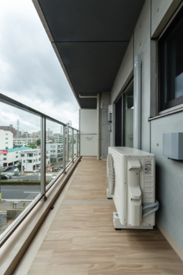 【バルコニー】 | ENYA（エンヤ）