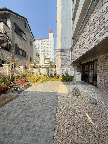 プレジオ都島ASIAN の駐車場