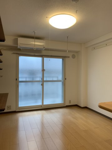 アル ソレイユの洋室