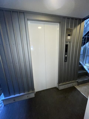 【ロビー】 | アドラーホルスト