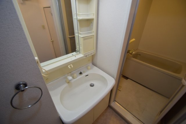 第４ラフィーネの洗面所|独立洗面台