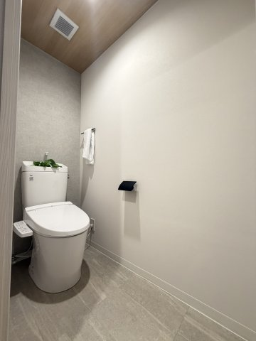 フルリノベーション完了★４階３ＬＤＫ★京阪中書島駅まで徒歩１３分★事務所利用可能★ハイム伏見Ｃ棟のトイレ|トイレ