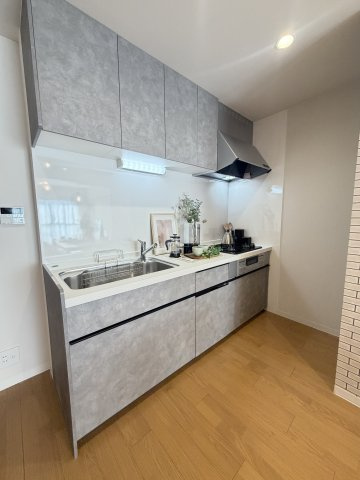 フルリノベーション完了★４階３ＬＤＫ★京阪中書島駅まで徒歩１３分★事務所利用可能★ハイム伏見Ｃ棟のキッチン|キッチン