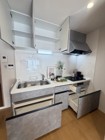 フルリノベーション完了★４階３ＬＤＫ★京阪中書島駅まで徒歩１３分★事務所利用可能★ハイム伏見Ｃ棟のキッチン|キッチン