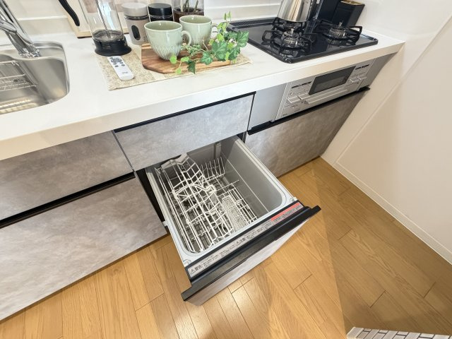 フルリノベーション完了★４階３ＬＤＫ★京阪中書島駅まで徒歩１３分★事務所利用可能★ハイム伏見Ｃ棟のキッチン|食器洗浄乾燥機