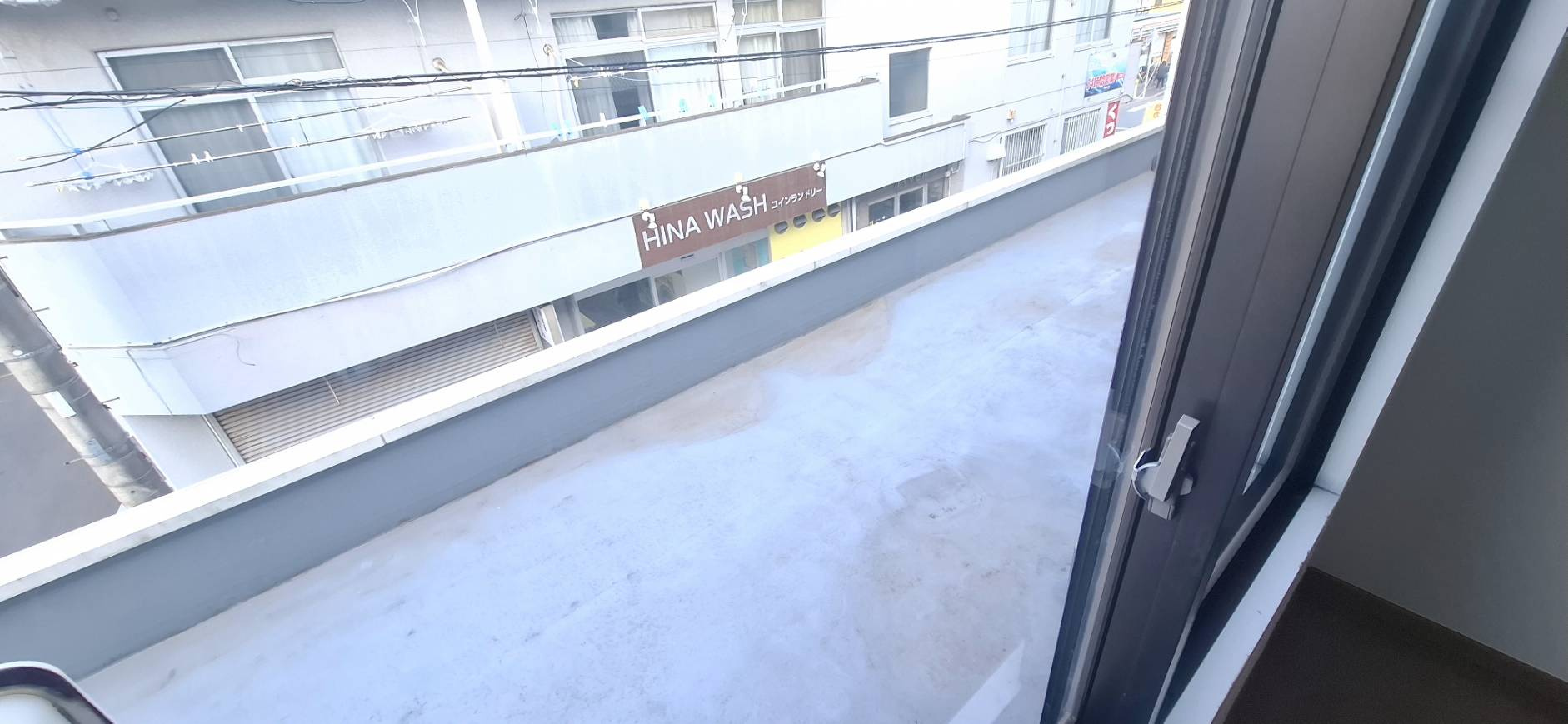 第１７中央ビルのバルコニー