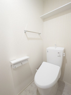 【トイレ】 | ラ・ヴィータ | ゆったりとした空間のトイレです