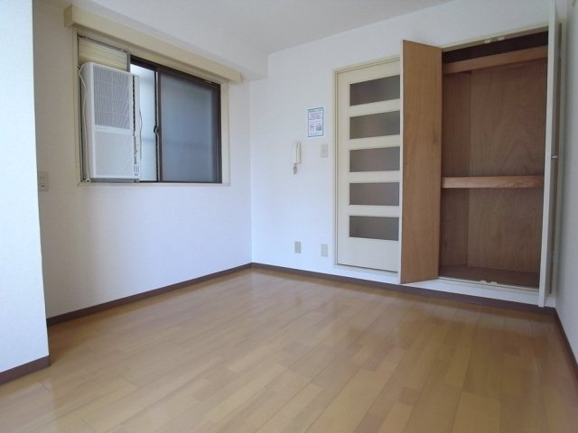 パールマンション白山の居間・リビング