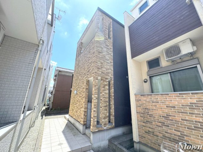 【外観】 | SANCTUARY | 外観は落ち着いています