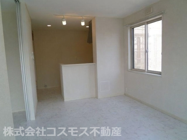 アヴィニールＡの居間・リビング|別のお部屋の同仕様写真です。