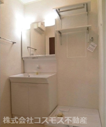 アヴィニールＡの洗面所|別のお部屋の同仕様写真です。