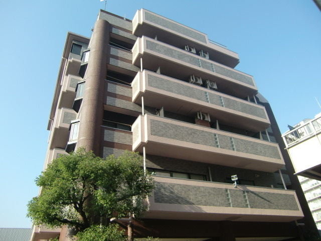ウエックスマンションの外観