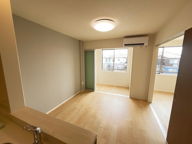 （仮称）柏市篠籠田　新築アパートの居間・リビング