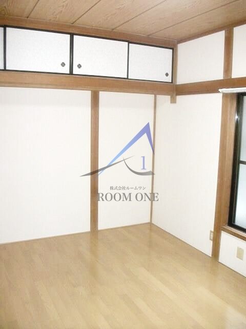 神明町2丁目貸家の居間・リビング|洋室のお部屋です。