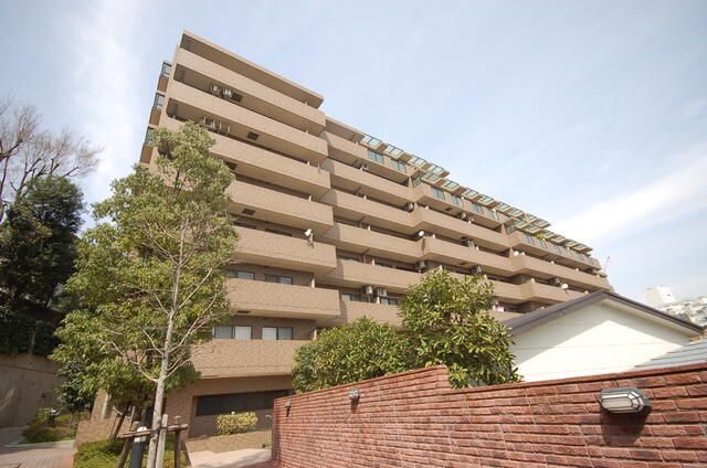 ライオンズマンション乃木坂の外観