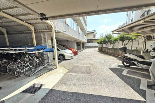 【中古マンション】鶴ヶ島駅通りダイカンプラザの駐車場