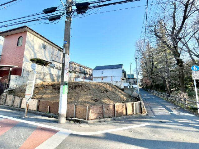 杉並区善福寺2丁目　建築条件無し売地の外観|2026.01.09撮影

現地ご見学希望・資料請求などお気軽にお問い合わせ下さい！
03-5990-5201