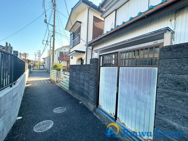 売地　茅ヶ崎市南湖1丁目の前面道路含む現地写真