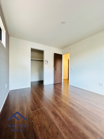 鳥栖市桜町　戸建ての洋室