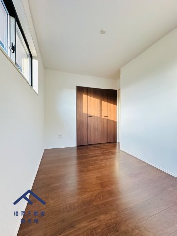 鳥栖市桜町　戸建ての洋室