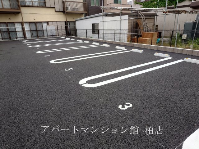 グリーンビレッジⅦの駐車場