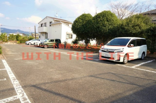 ミレニアミティ上津【キャッシュバック対象物件】の駐車場|駐車場完備です