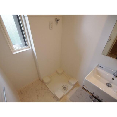 【設備】 | COZY SITE | 室内洗濯機置き場。