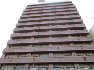 【外観】 | 重厚感のある大型のマンションです