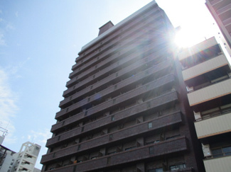 【外観】 | 重厚感のある大型のマンションです