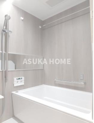 ライオンズマンション綱島東のその他|ゆったり使えるスタイリッシュなミラー付きバスルームは、一日の疲れを癒せる空間。