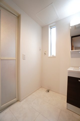 【独立洗面台】 | 石内北１丁目26戸建【セントラルシティこころ】 | 室内（2026年3月16日12：30頃）撮影
