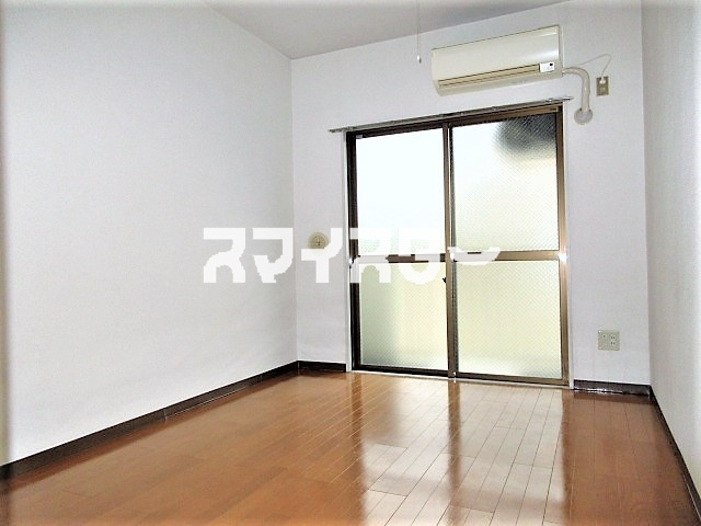 小平市上水本町４丁目の賃貸マンションの居間・リビング