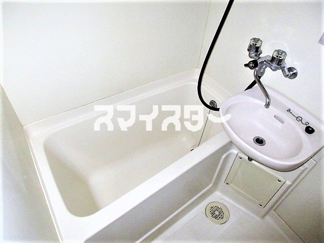 小平市上水本町４丁目の賃貸マンションの浴室