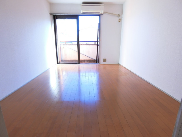 飛松ハイツの居間・リビング