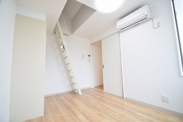 トレーフルの寝室|ロフトつき