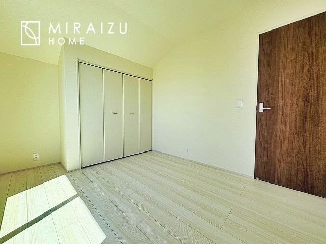 【その他】 | お掃除もしやすい大き目のシンクです。耐熱性・耐久性・対磨耗性が高いというメリットがございます。お掃除が苦手な方でもいつでも綺麗に楽にメンテナンスが可能です。