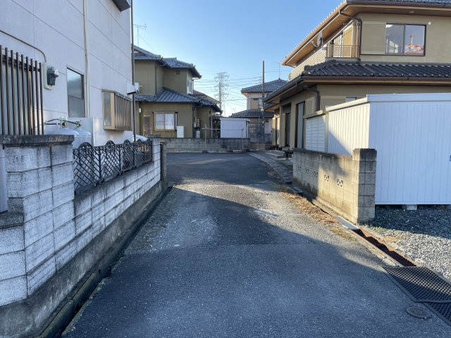 【前面道路含む現地写真】 | 熊谷市柿沼　中古戸建