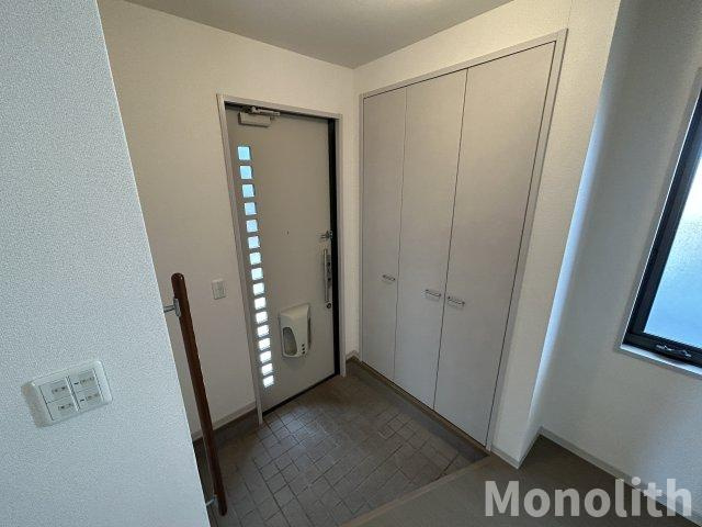 若松台B棟の玄関