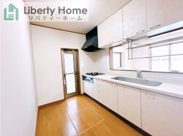 牛久市牛久町　中古戸建のキッチン