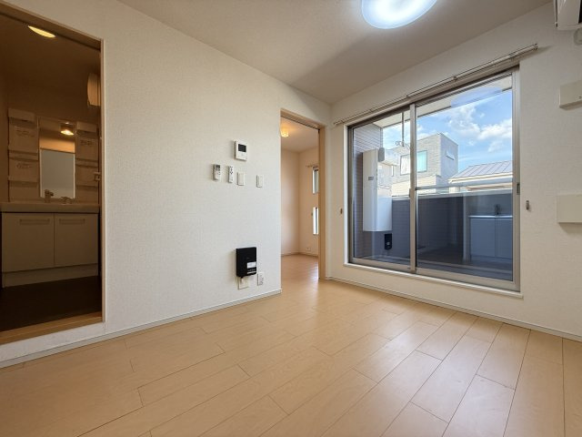 サン・ブライトのその他